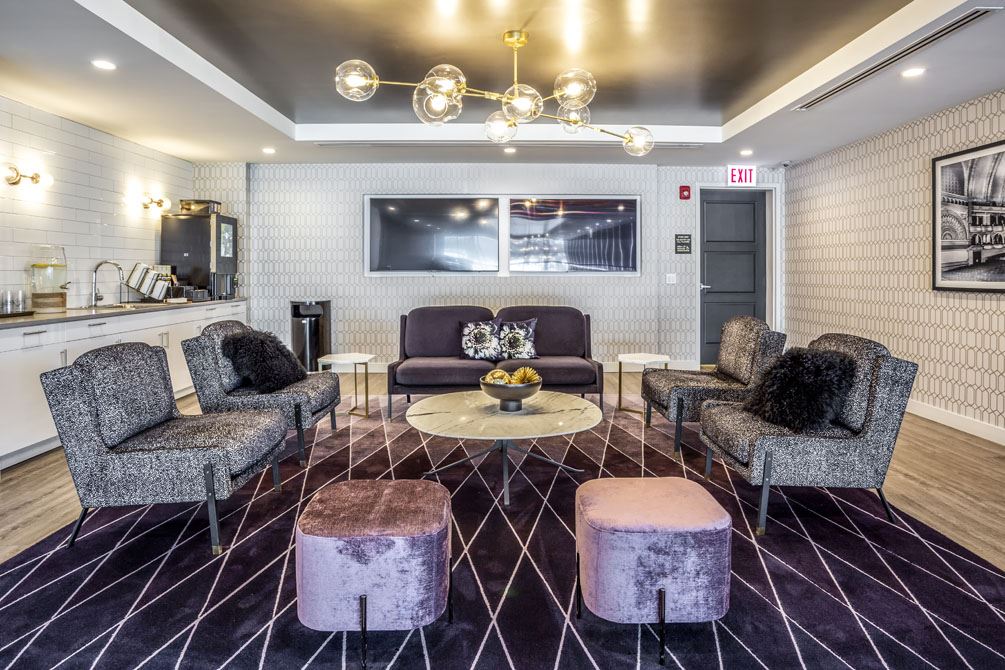 Eight Eleven Uptown Apartments photo